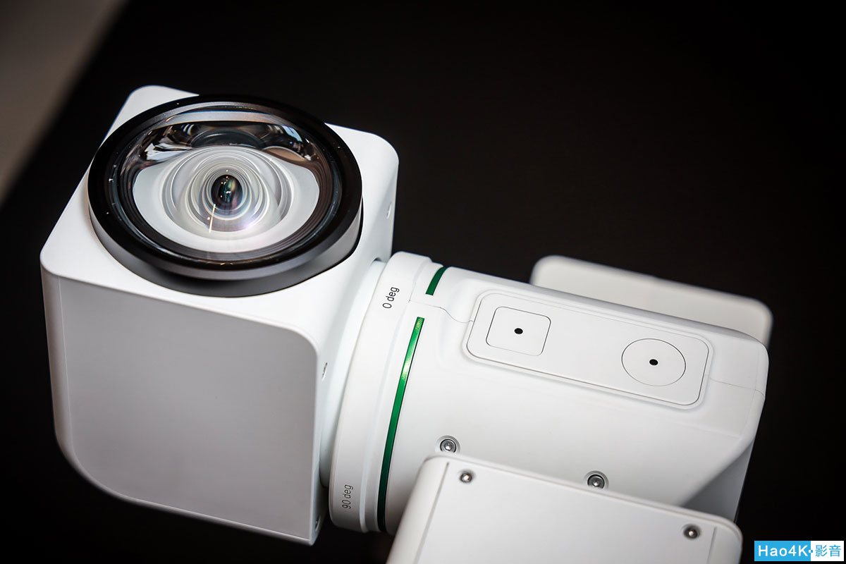 Fujifilm Ƴ FP-Z5000 һ߱˫תͷȫͶӰ FUJINON ͷӳ֮£FP-Z5000 ͶӰͷ 360 ťһ 180 תԼȵ Lens Shift ܣӦֲͬĻװʹá